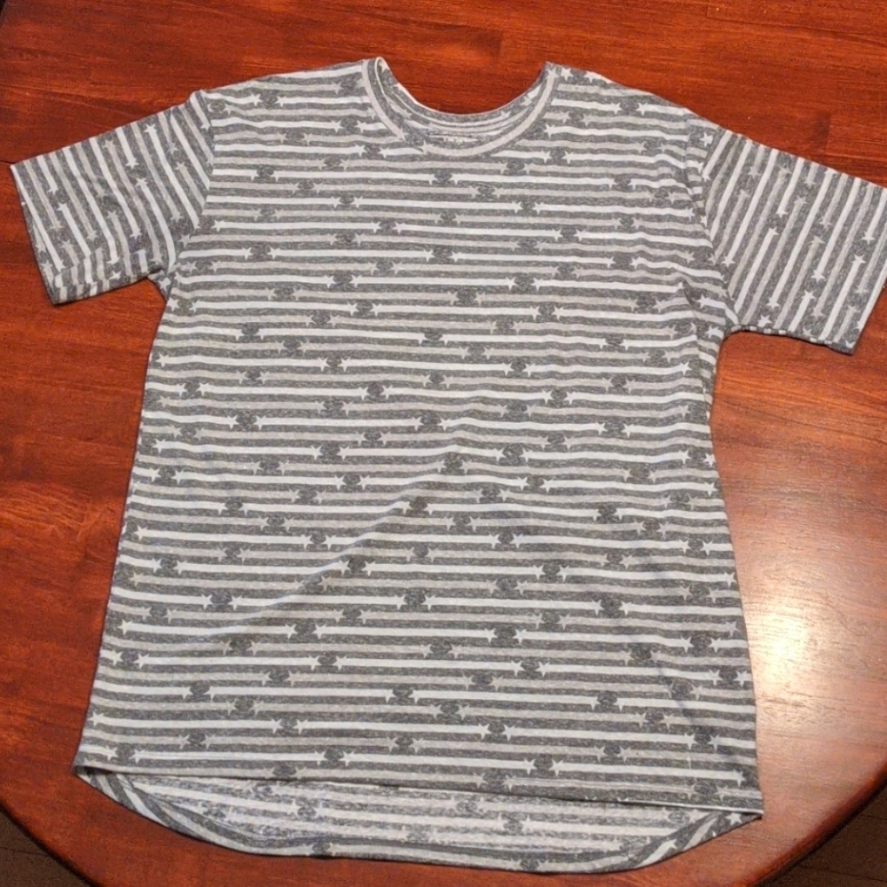 🎀New listing LulaRoe Patrick T